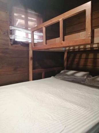 Imagen de la habitación del Hotel Caba&ntilde;as Colindas. Foto 12
