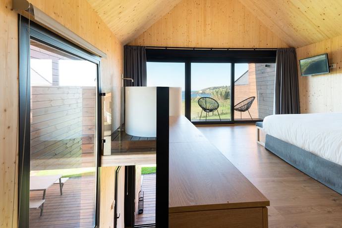 Imagen de la habitación del Hotel Cabañas De Canide. Foto 8