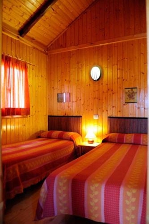 Imagen general del Hotel Caba&ntilde;as De San Bartolome. Foto 5