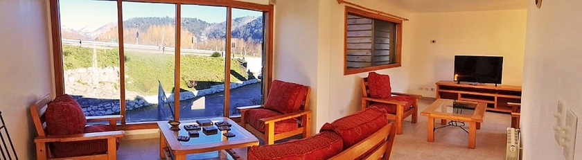 Imagen de la habitación del Hotel Caba&ntilde;as Del Lacar. Foto 6