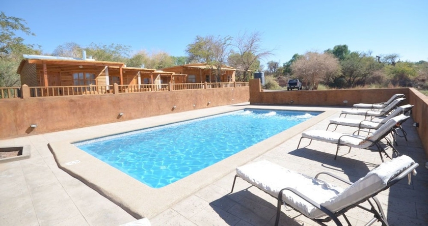 Imagen de la piscina del Hotel Caba&ntilde;as Don Sebastian. Foto 16