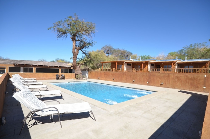 Imagen de la piscina del Hotel Caba&ntilde;as Don Sebastian. Foto 17