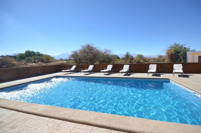Imagen de la piscina del Hotel Caba&ntilde;as Don Sebastian. Foto 19
