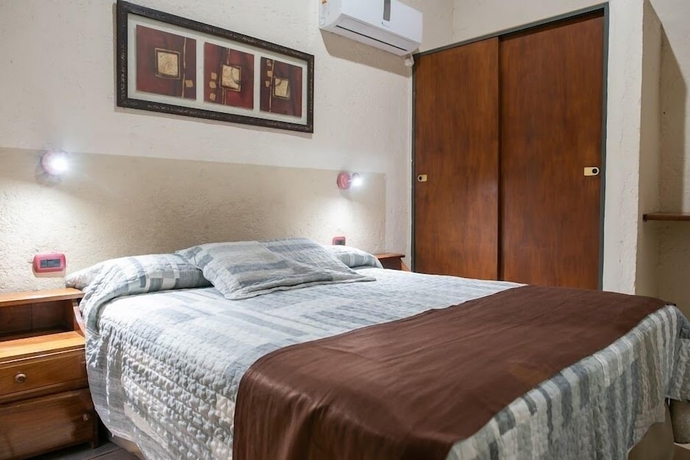 Imagen de la habitación del Hotel Caba&ntilde;as El Eden Spa. Foto 2