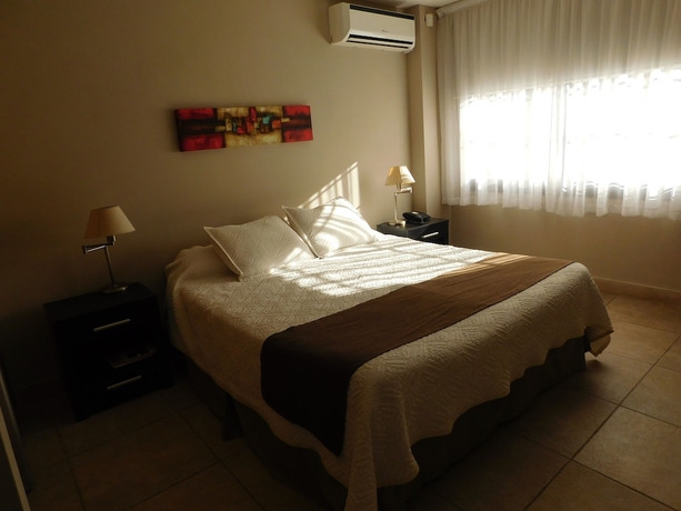 Imagen de la habitación del Hotel Caba&ntilde;as El Eden Spa. Foto 4