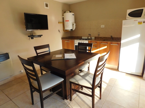 Imagen de la habitación del Hotel Caba&ntilde;as El Eden Spa. Foto 5