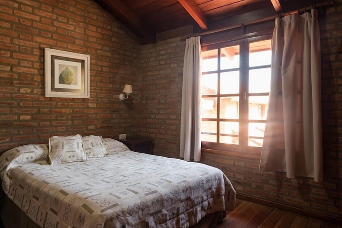 Imagen de la habitación del Hotel Caba&ntilde;as El Eden Spa. Foto 8