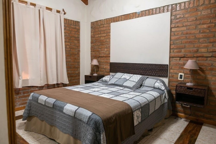 Imagen de la habitación del Hotel Caba&ntilde;as El Eden Spa. Foto 11