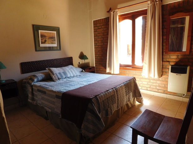 Imagen de la habitación del Hotel Caba&ntilde;as El Eden Spa. Foto 12