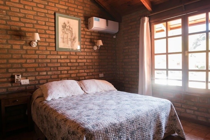 Imagen de la habitación del Hotel Caba&ntilde;as El Eden Spa. Foto 13