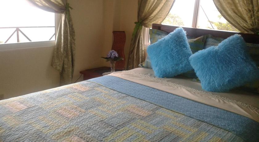 Imagen de la habitación del Hotel Caba&ntilde;as El Parador. Foto 3