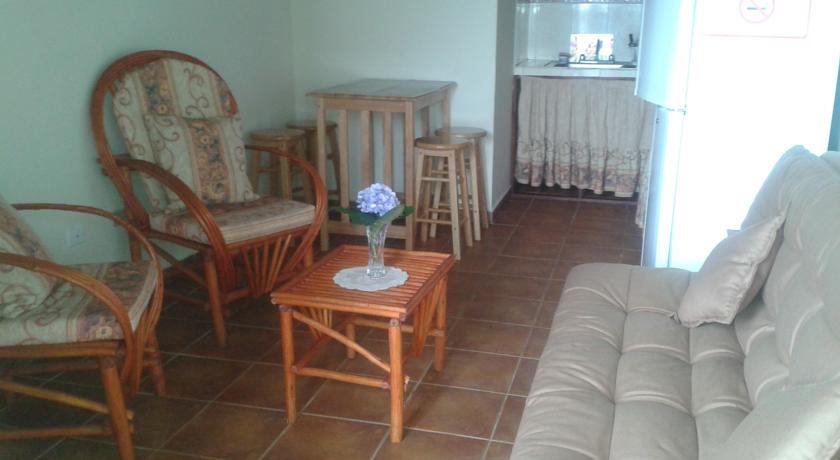Imagen de los interiores del Hotel Caba&ntilde;as El Parador. Foto 9