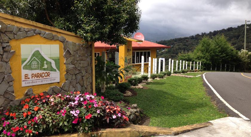 Imagen de los exteriores del Hotel Caba&ntilde;as El Parador. Foto 6