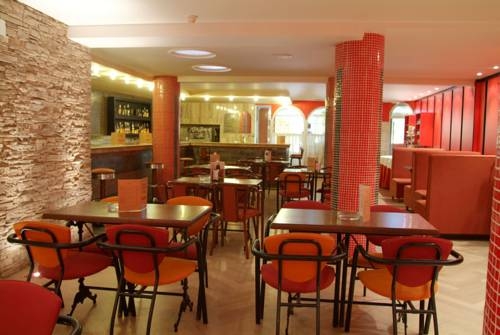 Imagen general del Hotel Cabañas. Foto 4