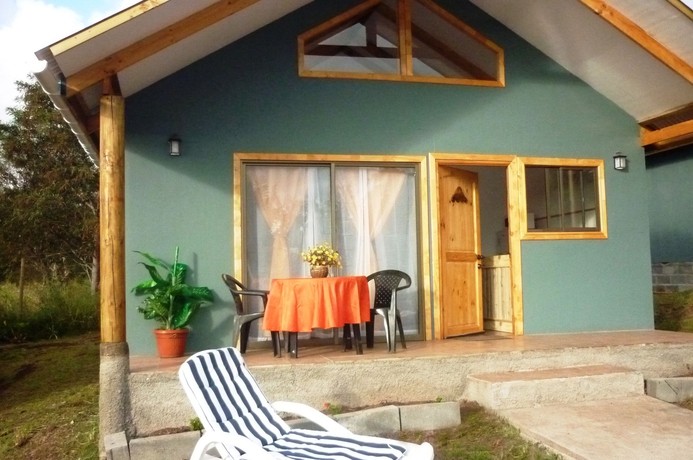 Imagen de los exteriores del Hotel Cabañas Henua Iti. Foto 12