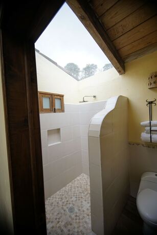 Imagen de la habitación del Hotel Caba&ntilde;as La Cascada. Foto 11