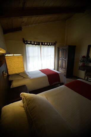 Imagen de la habitación del Hotel Caba&ntilde;as La Cascada. Foto 14