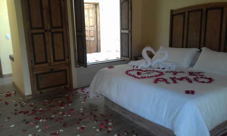 Imagen general del Hotel Caba&ntilde;as La Cascada. Foto 4