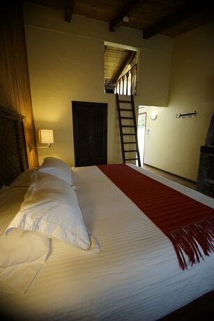 Imagen general del Hotel Caba&ntilde;as La Cascada. Foto 10