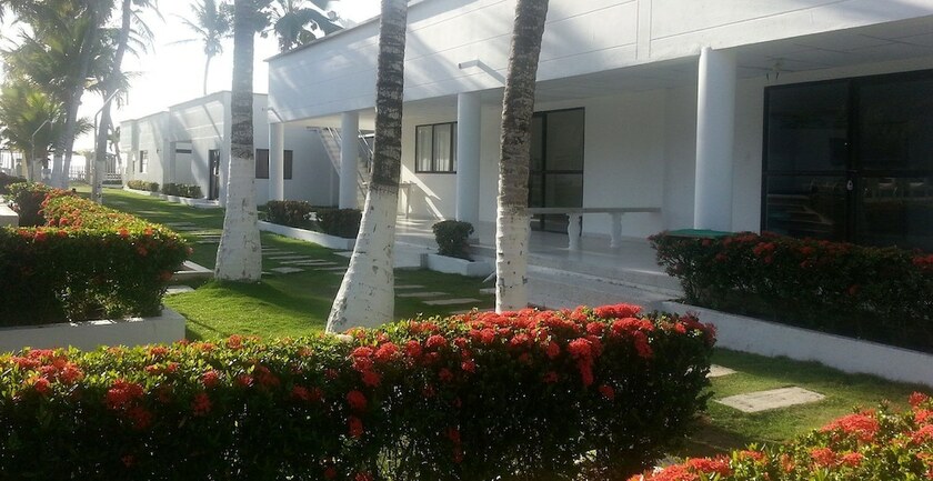 Imagen de la habitación del Hotel Caba&ntilde;as La Fragata. Foto 18