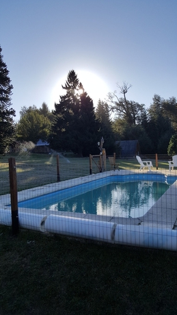 Imagen de la piscina del Hotel Caba&ntilde;as La Pampita. Foto 17