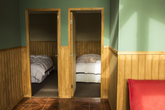 Imagen de la habitación del Hotel Caba&ntilde;as Lago Tyndall. Foto 7
