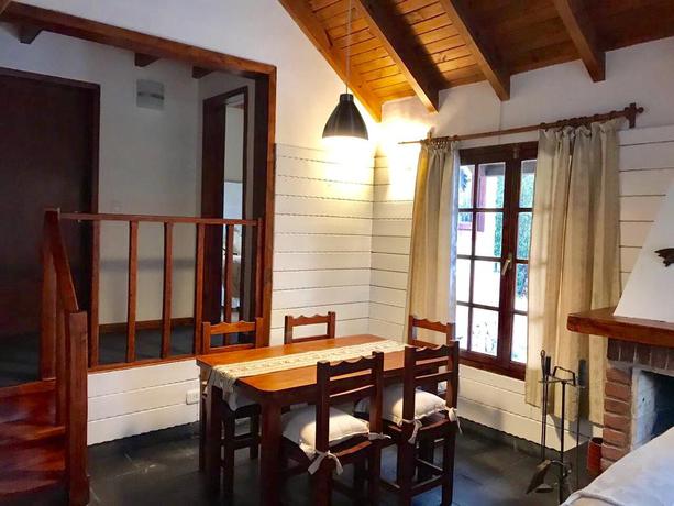 Imagen de los interiores del Hotel Caba&ntilde;as Lancuyen Villa De Monta&ntilde;a. Foto 11