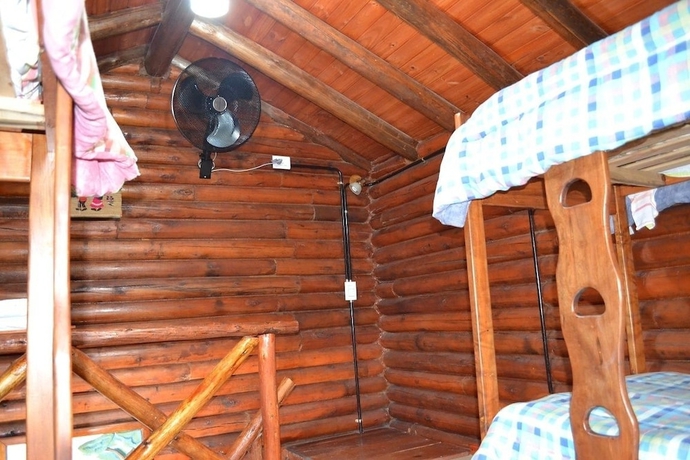 Imagen de la habitación del Hotel Caba&ntilde;as Las Esmeraldas. Foto 4