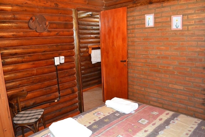 Imagen de la habitación del Hotel Caba&ntilde;as Las Esmeraldas. Foto 9