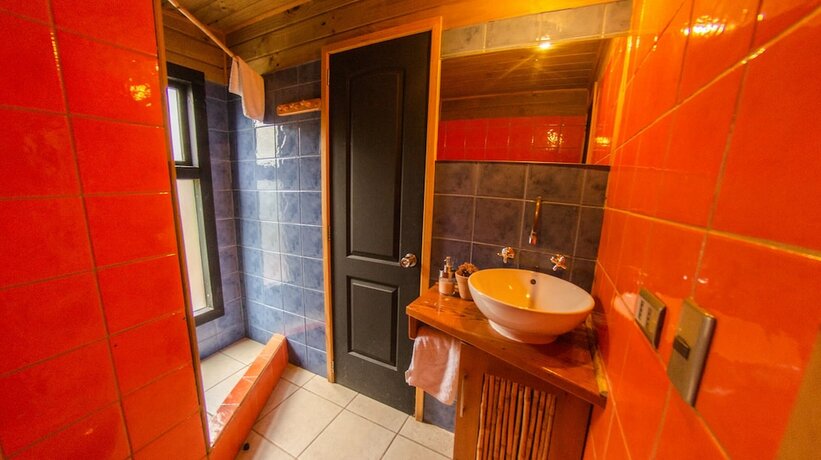 Imagen de la habitación del Hotel Caba&ntilde;as Loica. Foto 10