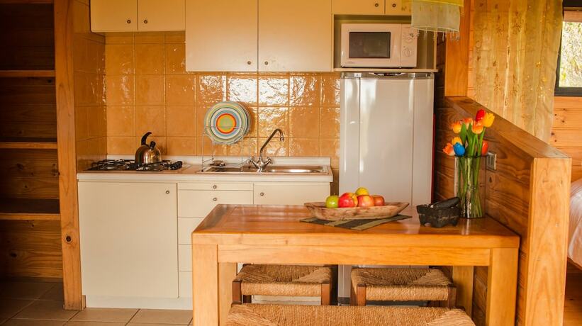 Imagen de la habitación del Hotel Caba&ntilde;as Loica. Foto 11