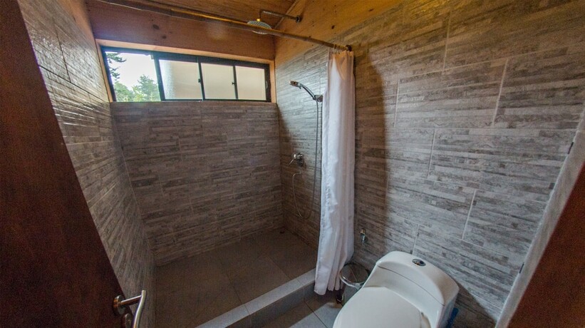 Imagen de la habitación del Hotel Caba&ntilde;as Loica. Foto 16