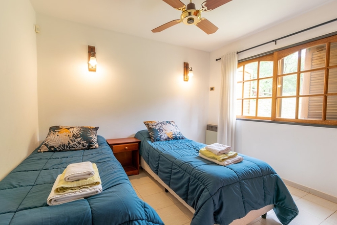 Imagen de la habitación del Hotel Caba&ntilde;as Loma Azul. Foto 2