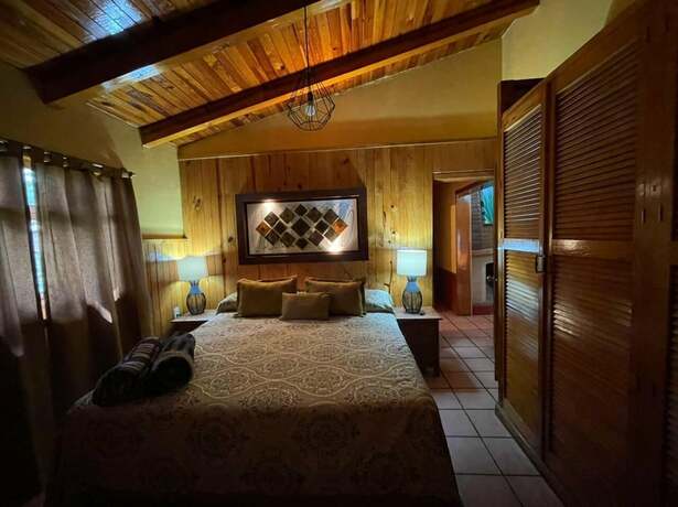 Imagen de la habitación del Hotel Caba&ntilde;as Lomas Verdes. Foto 16