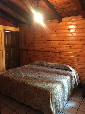 Imagen de la habitación del Hotel Caba&ntilde;as Lomas Verdes. Foto 17