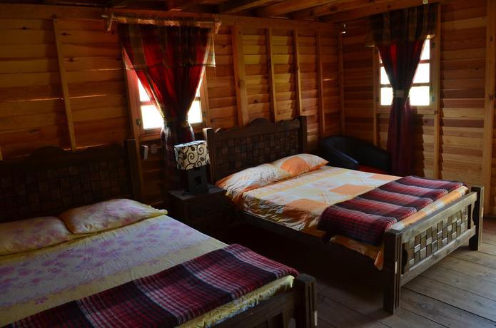 Imagen de la habitación del Hotel Caba&ntilde;as Makarios. Foto 2