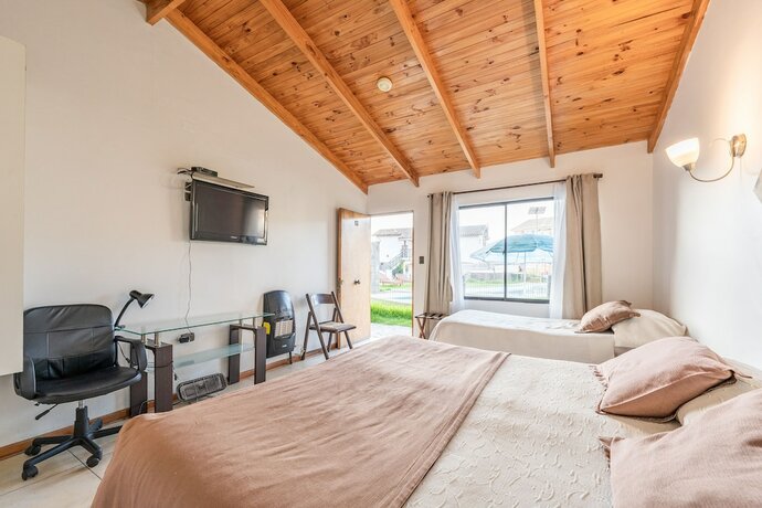 Imagen de la habitación del Hotel Caba&ntilde;as MarSerena. Foto 13