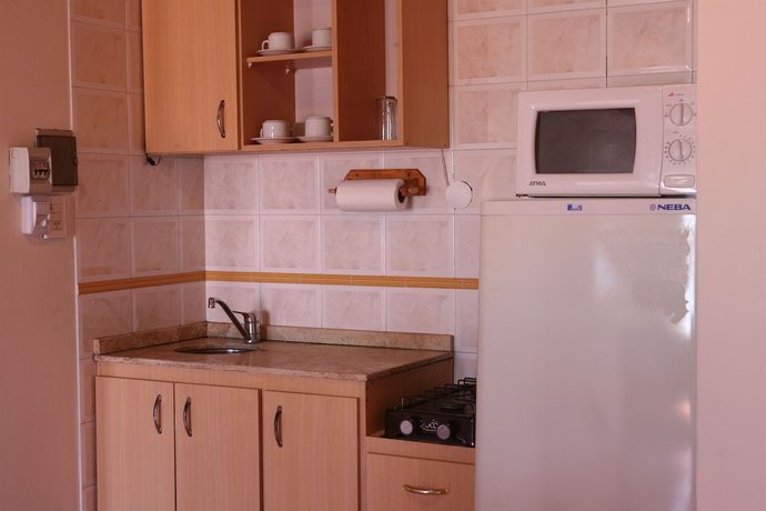 Imagen de la habitación del Hotel Caba&ntilde;as Marina House. Foto 6