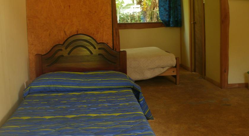 Imagen de la habitación del Hotel Caba&ntilde;as Moenga. Foto 4