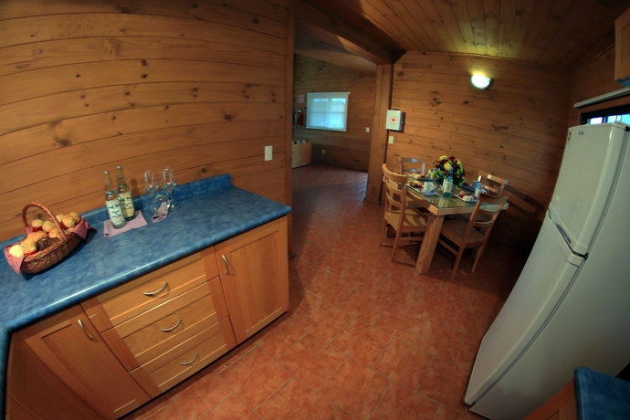 Imagen de la habitación del Hotel Caba&ntilde;as Molino del Rey. Foto 5