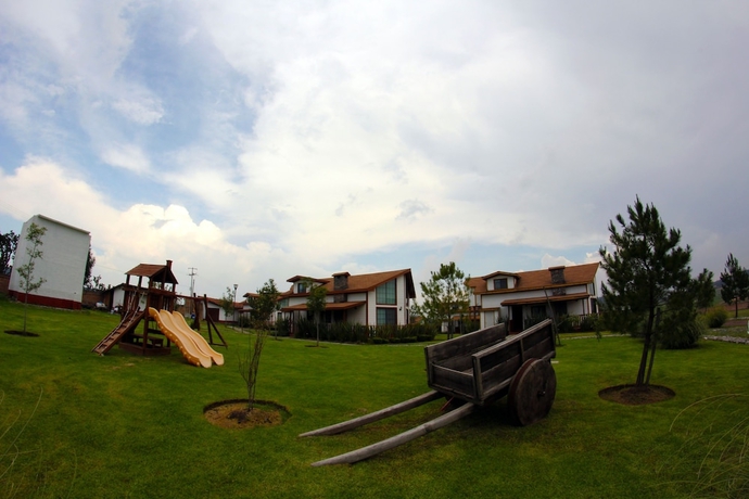 Imagen de los exteriores del Hotel Caba&ntilde;as Molino del Rey. Foto 15