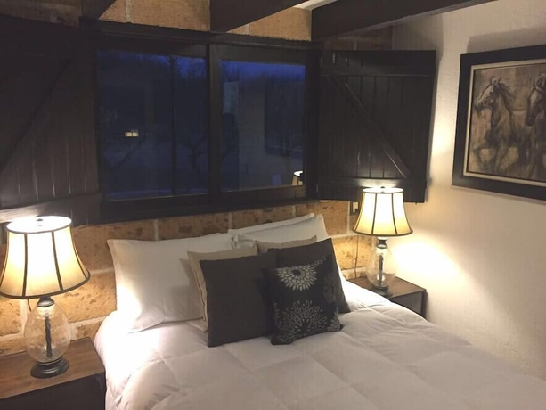 Imagen de la habitación del Hotel Caba&ntilde;as Rancho San Jorge. Foto 5