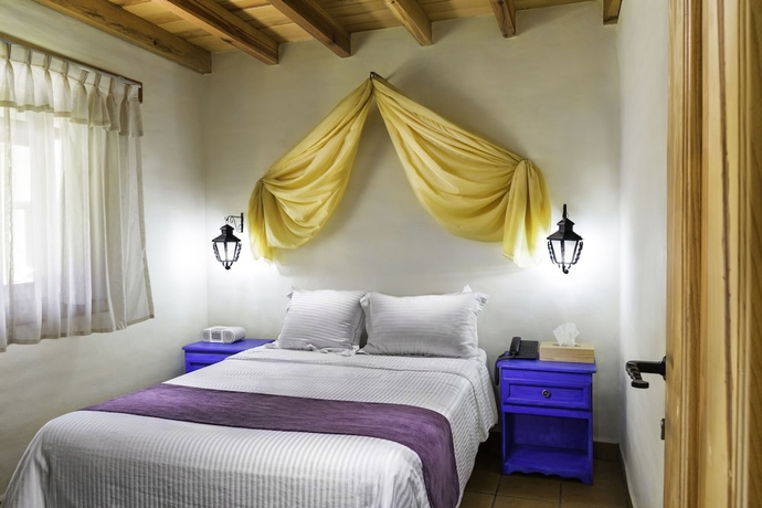 Imagen de la habitación del Hotel Caba&ntilde;as Sierra Mazamitla. Foto 6