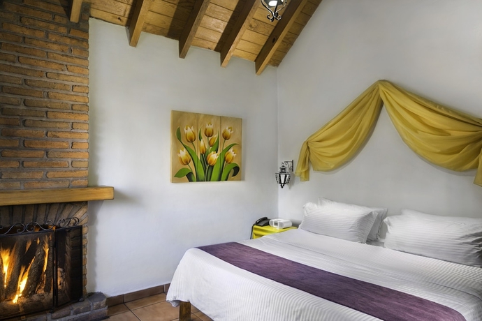 Imagen de la habitación del Hotel Caba&ntilde;as Sierra Mazamitla. Foto 8