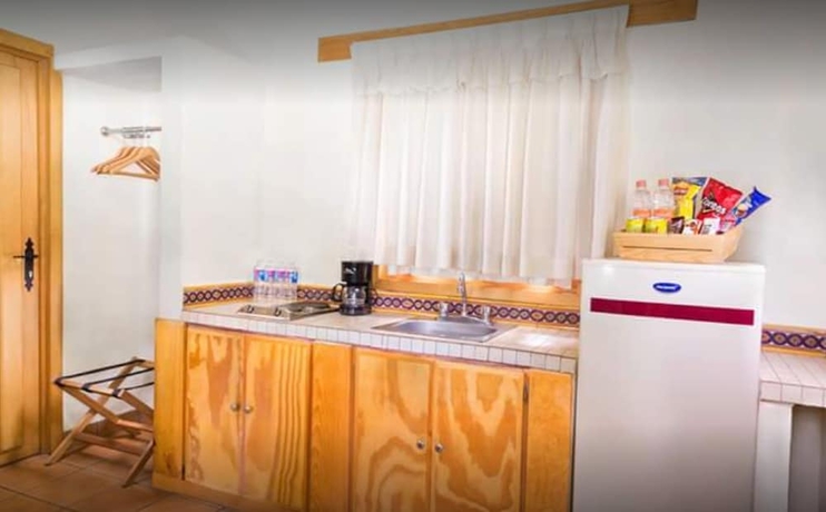 Imagen de la habitación del Hotel Caba&ntilde;as Sierra Mazamitla. Foto 14