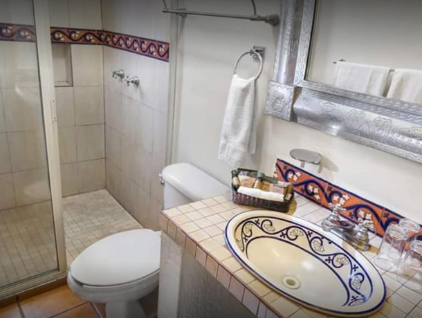 Imagen de la habitación del Hotel Caba&ntilde;as Sierra Mazamitla. Foto 15