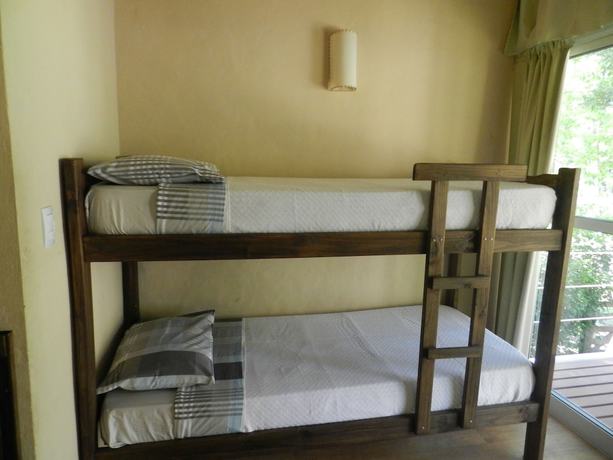 Imagen de la habitación del Hotel Caba&ntilde;as Sol De Abril. Foto 14