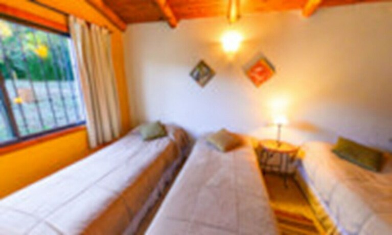 Imagen de la habitación del Hotel Caba&ntilde;as Tierras Altas. Foto 17