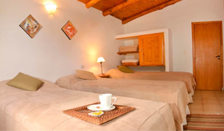 Imagen de la habitación del Hotel Caba&ntilde;as Tierras Altas. Foto 21