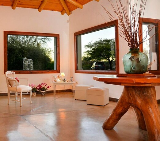 Imagen de los interiores del Hotel Caba&ntilde;as Tierras Altas. Foto 33